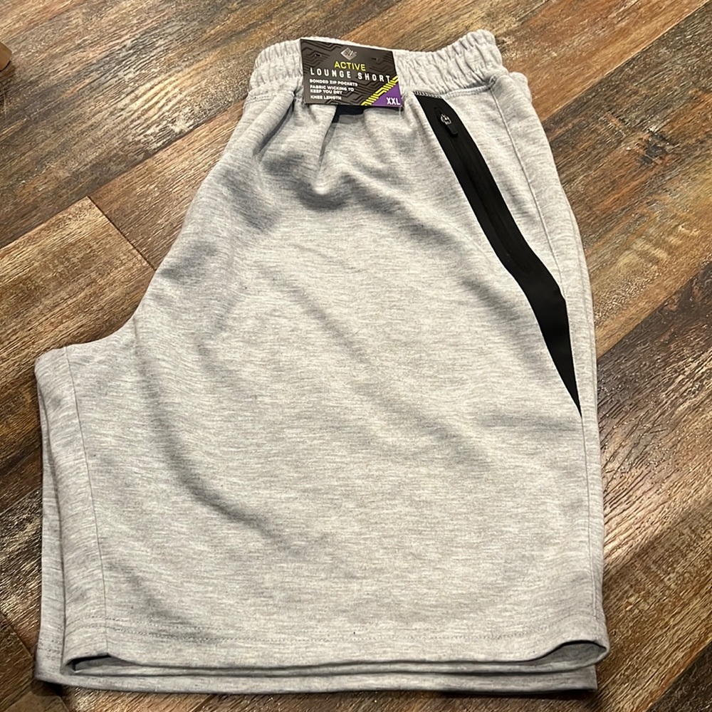 Mens active lounge shorts new with tags.